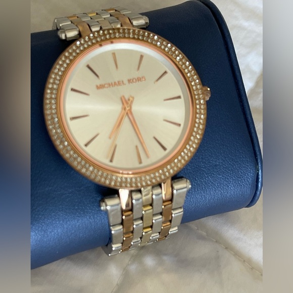 Michael Kors Darci watch - Picture 16 of 16